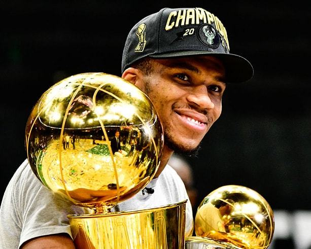 包含字母哥重要时刻比赛规则变更，TES带队取胜！的词条