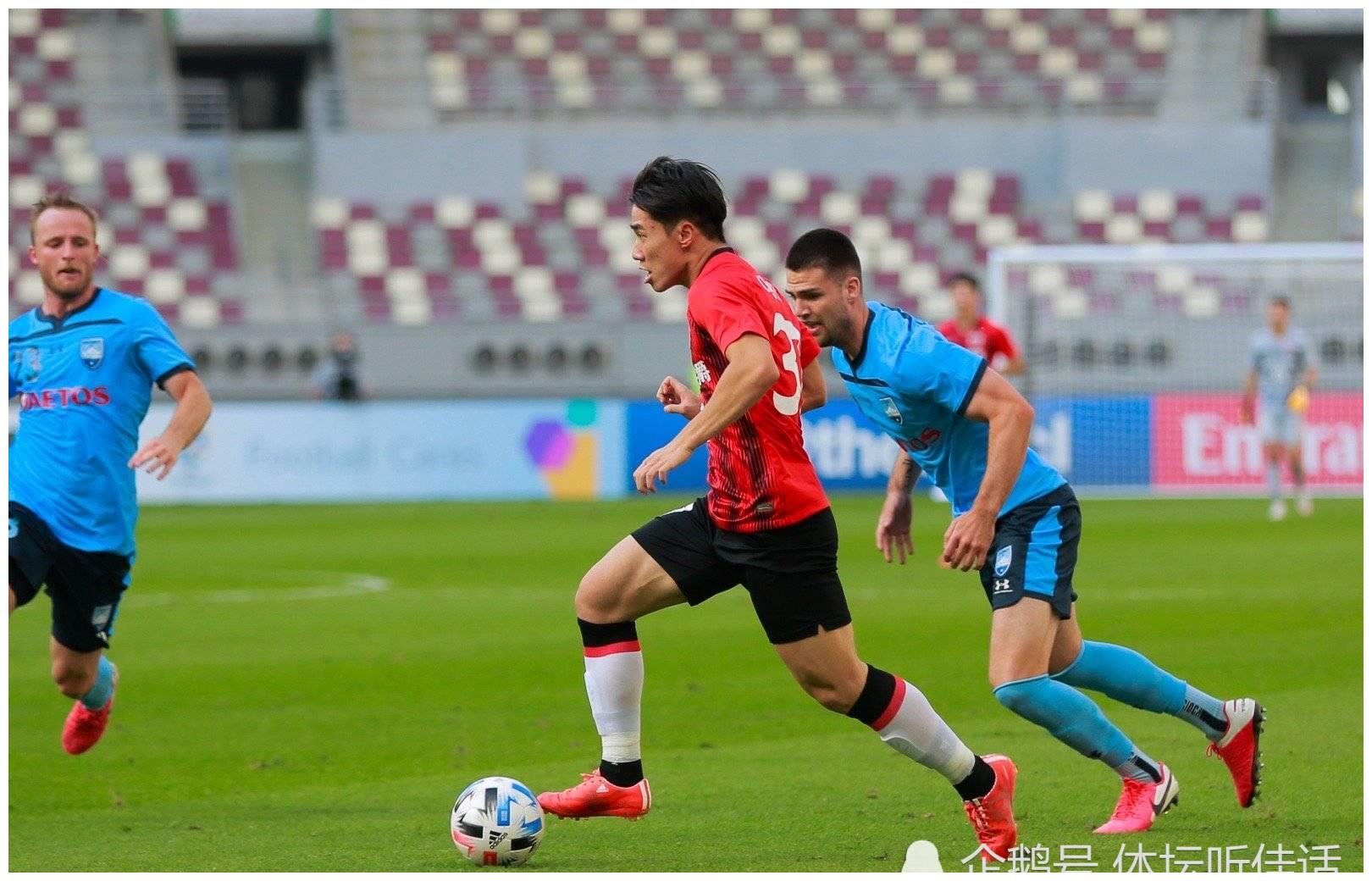 爱游戏体验Scout在澳大利亚队比赛中爆冷，表现优异引发热议！引发球迷热议(澳大利亚scarlet chase)