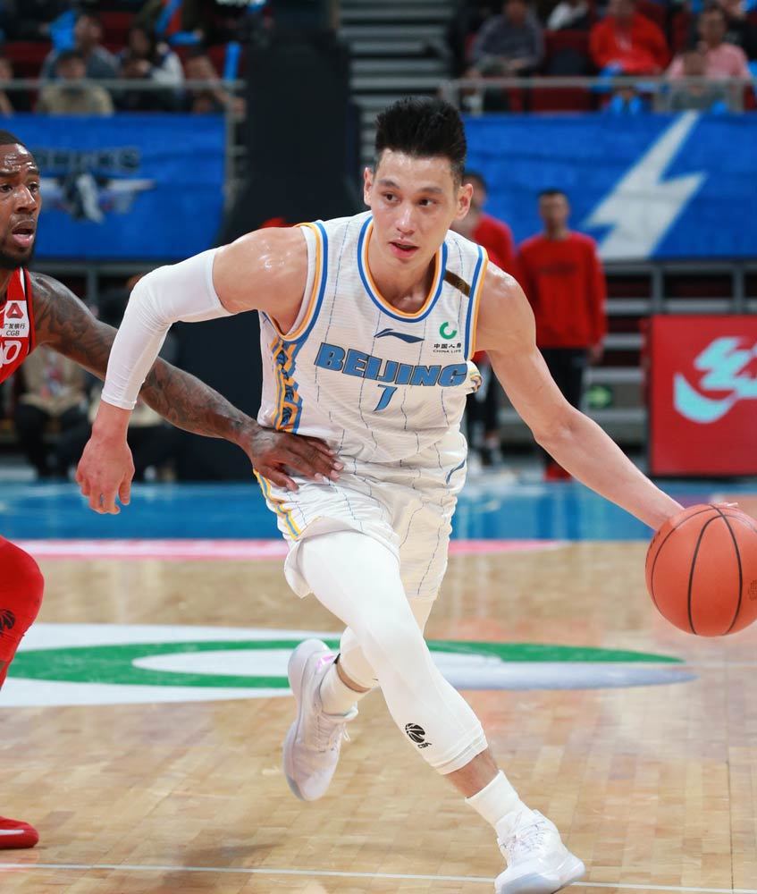 爱游戏欢迎页祁连雪豹队鏖战洞庭暴熊队，篮球半决赛失利，核心复出即建功。目标直指冠军的简单介绍