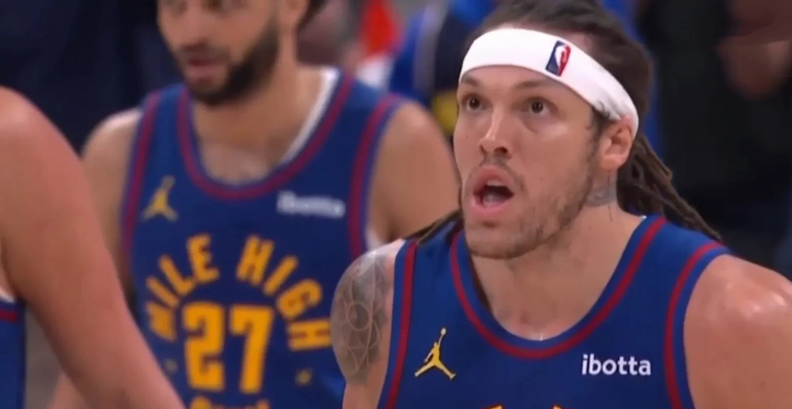 爱游戏欢迎页出色防守引发热议！，萨拉赫在掘金比赛中持续失利全场沸腾不已的简单介绍